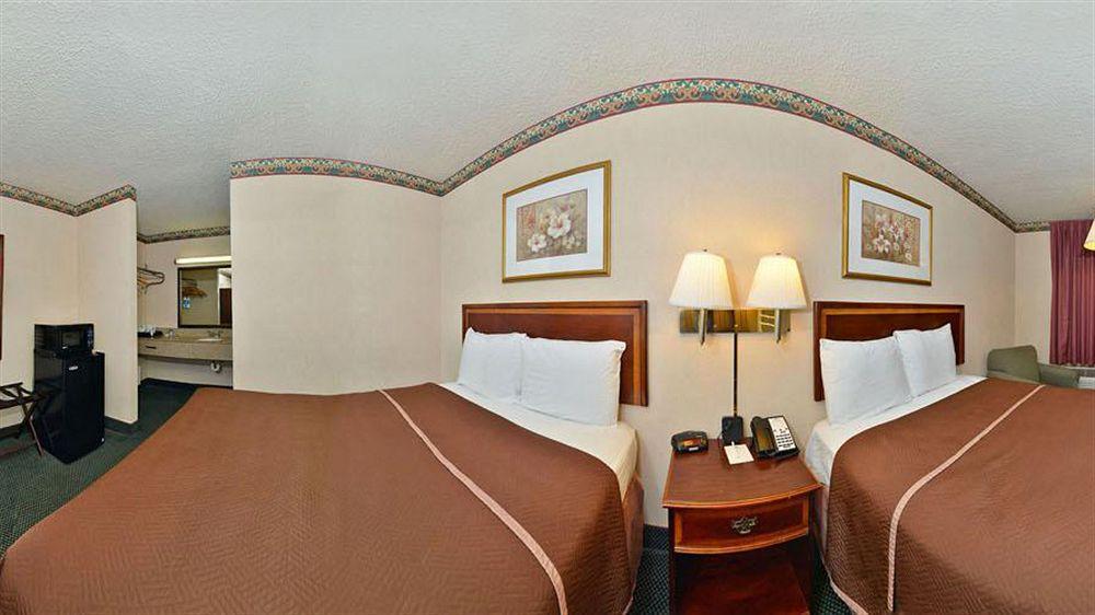 Americas Best Value Inn - Fredericksburg North Bagian luar foto