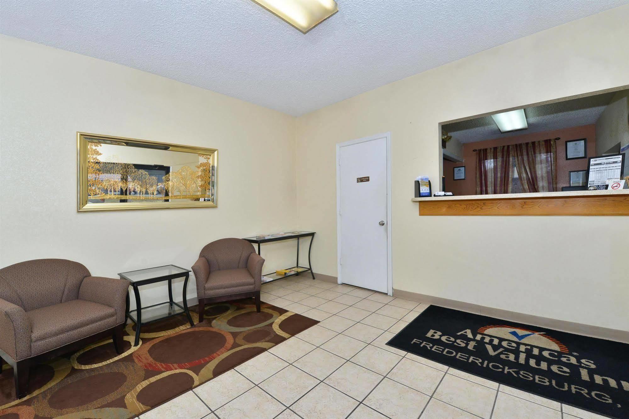 Americas Best Value Inn - Fredericksburg North Bagian luar foto