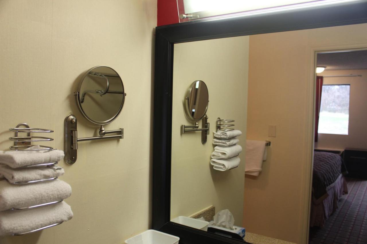 Americas Best Value Inn - Fredericksburg North Bagian luar foto