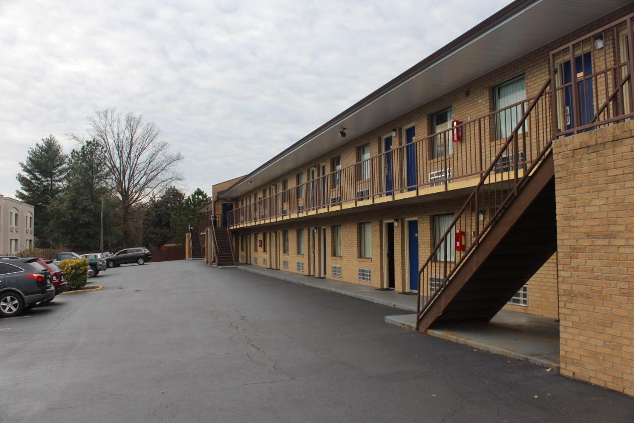 Americas Best Value Inn - Fredericksburg North Bagian luar foto