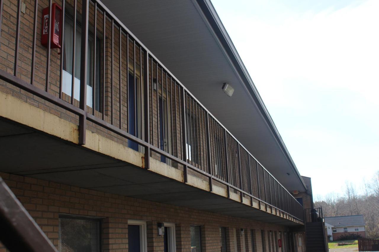Americas Best Value Inn - Fredericksburg North Bagian luar foto